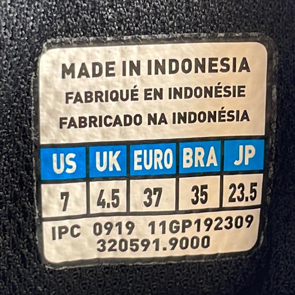 MIZUNO FINCH SELECT NINE BASEBALL - Picture 7 of 7